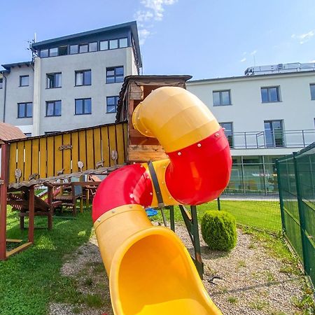 Hotel Milosz Restauracja, Basen Dla Dzieci, Sala Zabaw, Silownia คาร์ตูซือ ภายนอก รูปภาพ