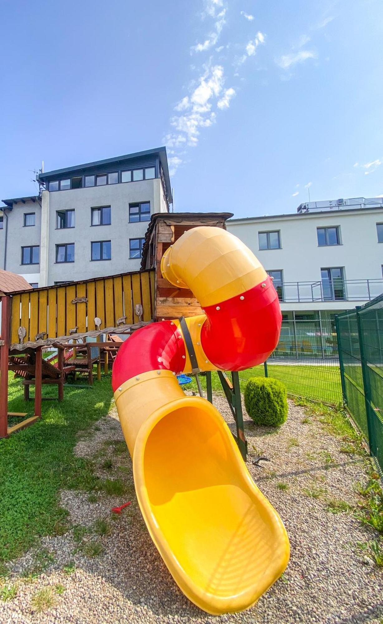 Hotel Milosz Restauracja, Basen Dla Dzieci, Sala Zabaw, Silownia คาร์ตูซือ ภายนอก รูปภาพ