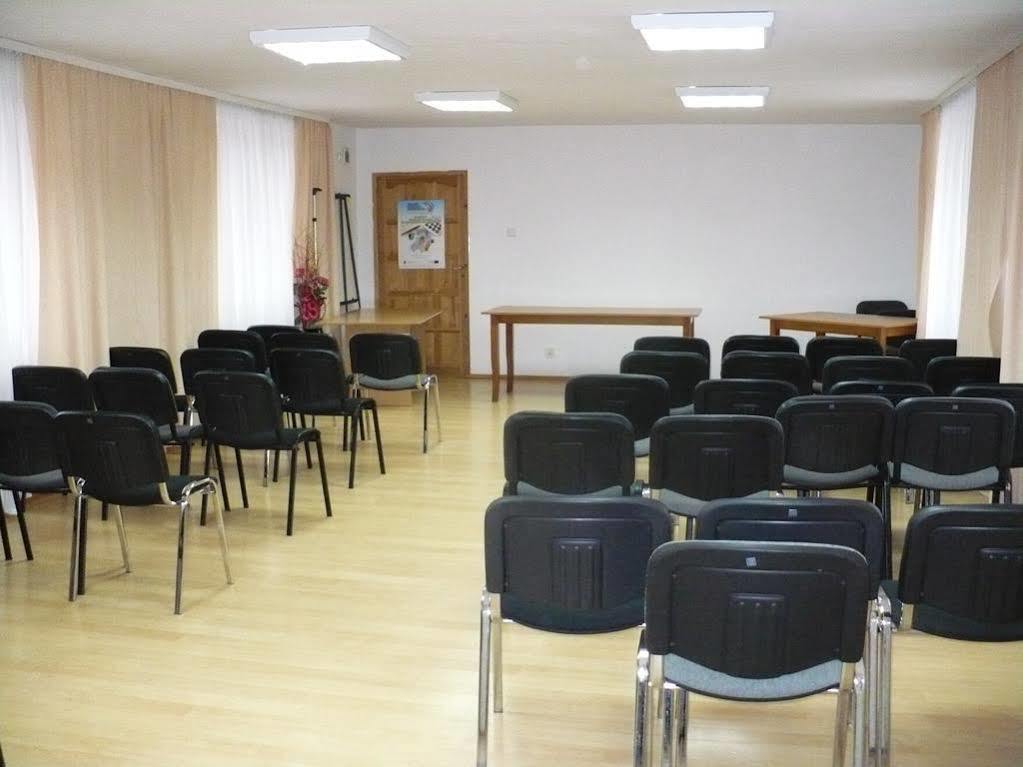 Hotel Milosz Restauracja, Basen Dla Dzieci, Sala Zabaw, Silownia คาร์ตูซือ ภายนอก รูปภาพ