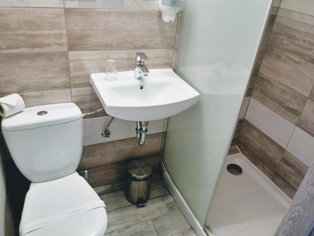 Hotel Milosz Restauracja, Basen Dla Dzieci, Sala Zabaw, Silownia คาร์ตูซือ ภายนอก รูปภาพ
