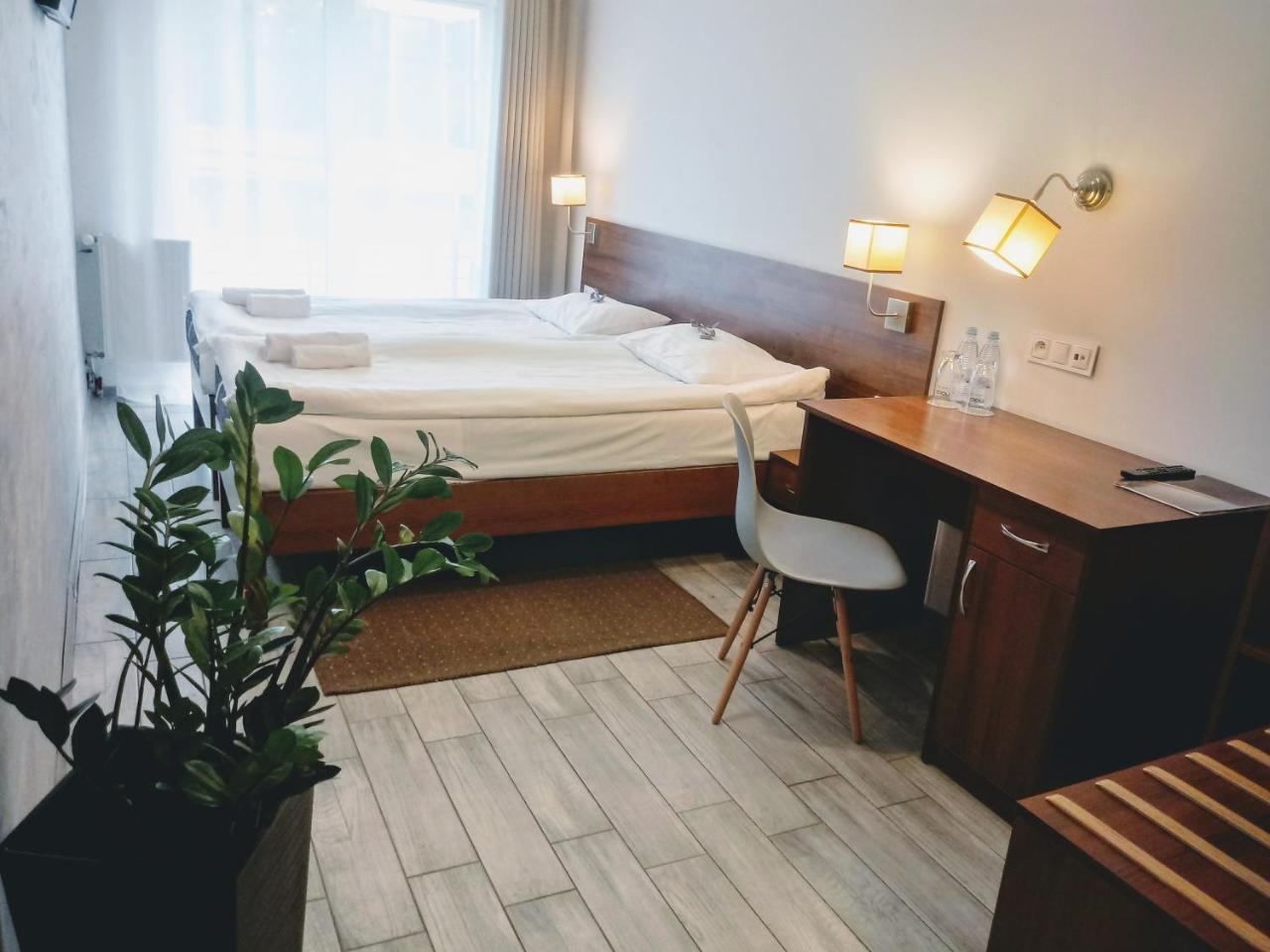 Hotel Milosz Restauracja, Basen Dla Dzieci, Sala Zabaw, Silownia คาร์ตูซือ ภายนอก รูปภาพ
